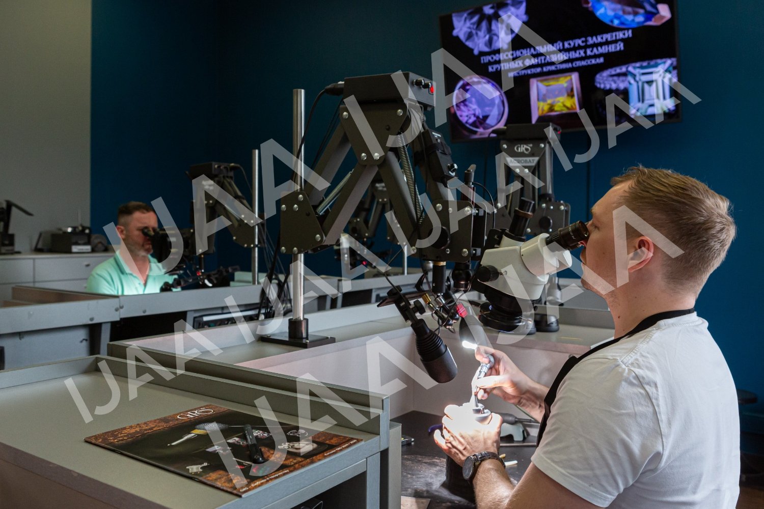 27) RU (Roman Karakurchi) -  Founder of the International Jewellery School, and creator of the high jewelry atelier “ROMAN KARAKURKCHI”, Expert Council